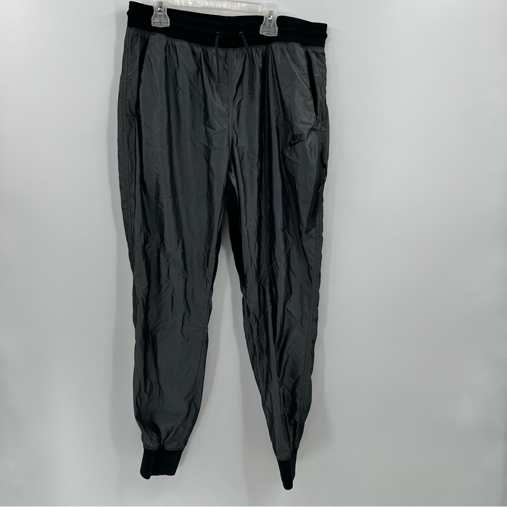 Nike Woven T2 Training Joggers Women M Gray Mesh Lined Tapered Track Pants